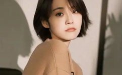 揉着我的奶从后面进去